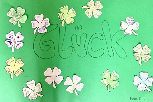 Plakat aus dem Glücksunterricht in der Grundschule Schulfach Glück