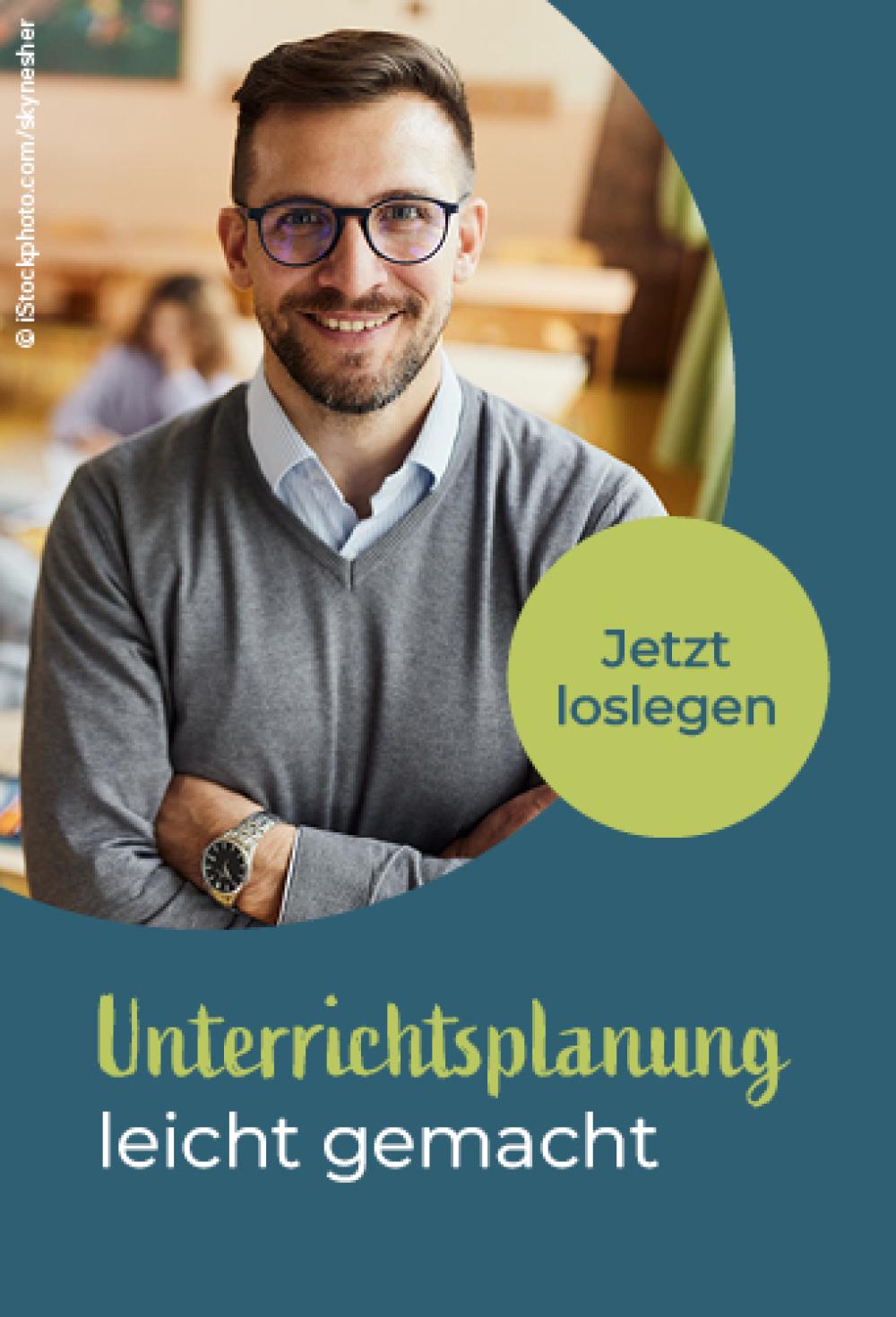 Unterrichtsplanung leicht gemacht, männliche Lehrkraft im Klassenzimmer